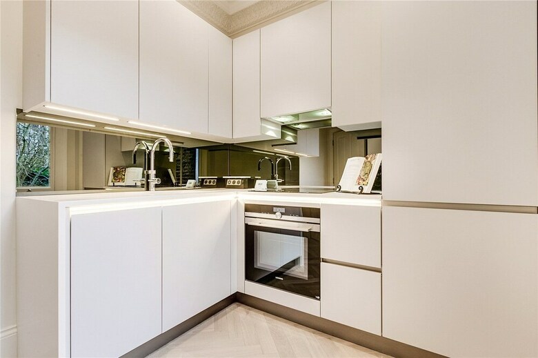 Chic Apartment In Notting Hill