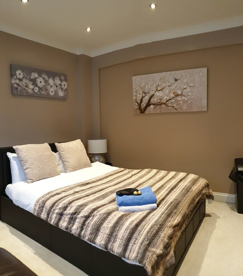Beautiful Rooms Near Excel Center