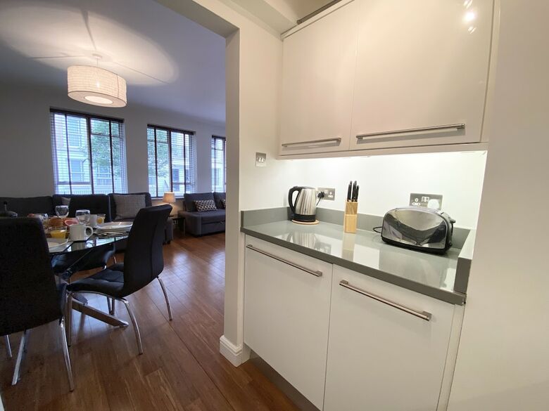 Apartment Next To Victoria Station