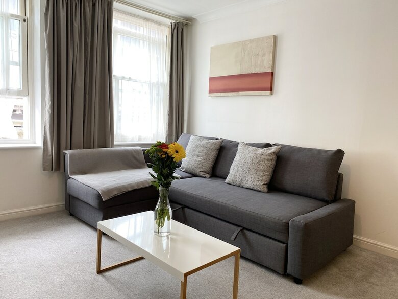 Apartment Next To Victoria Station