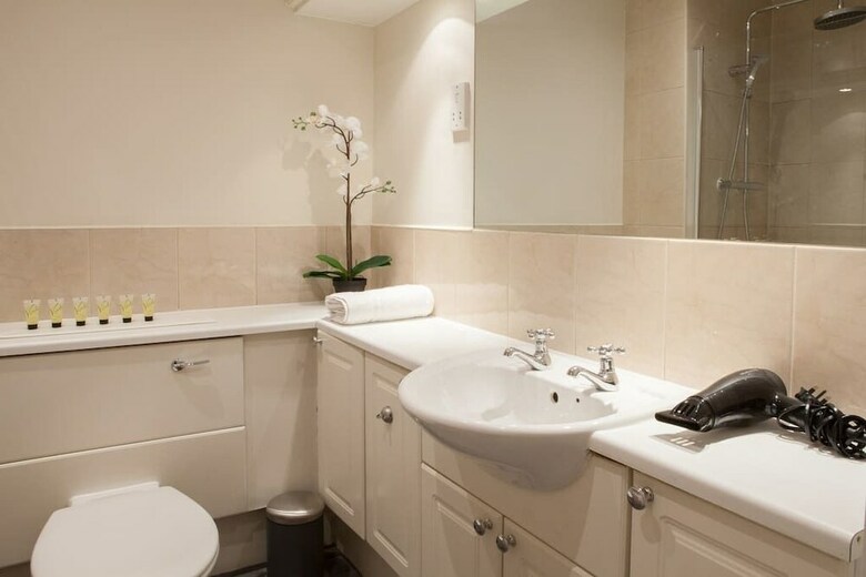 Apartment Next To Victoria Station