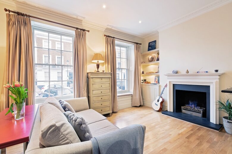 Lamont Street Apartment