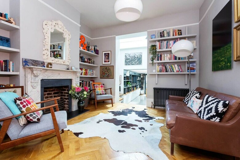 The Fashionable Threshold