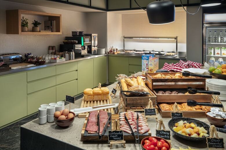 Aparthotel Staybridge Suites London Heathrow - Bath Road