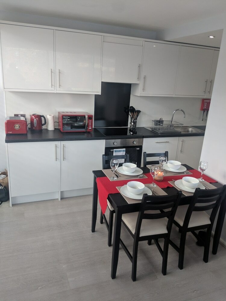 Lt Grove Apartment - Stratford