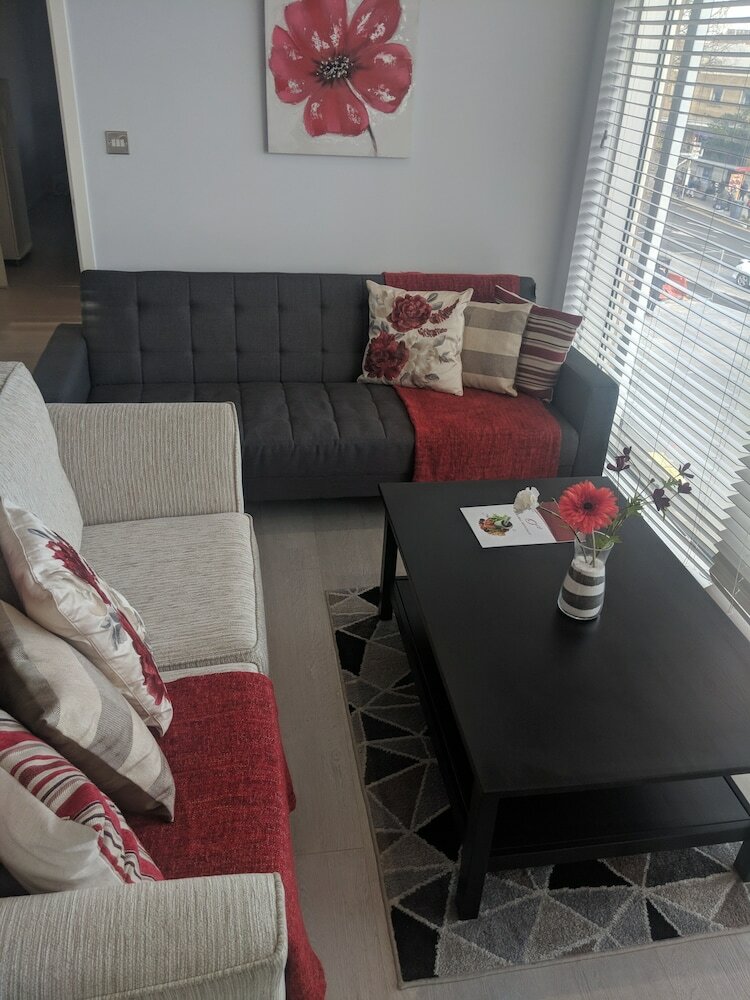Lt Grove Apartment - Stratford