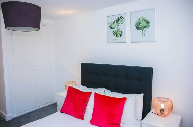 Superior 2 Bedroom Apartments
