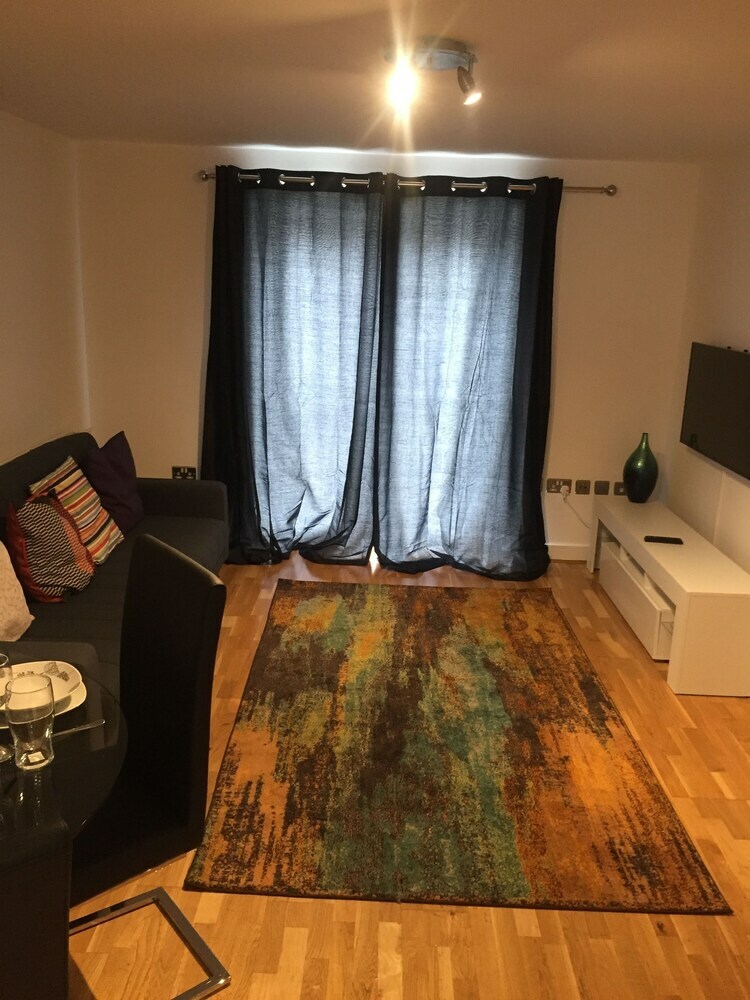 Superior 2 Bedroom Apartments