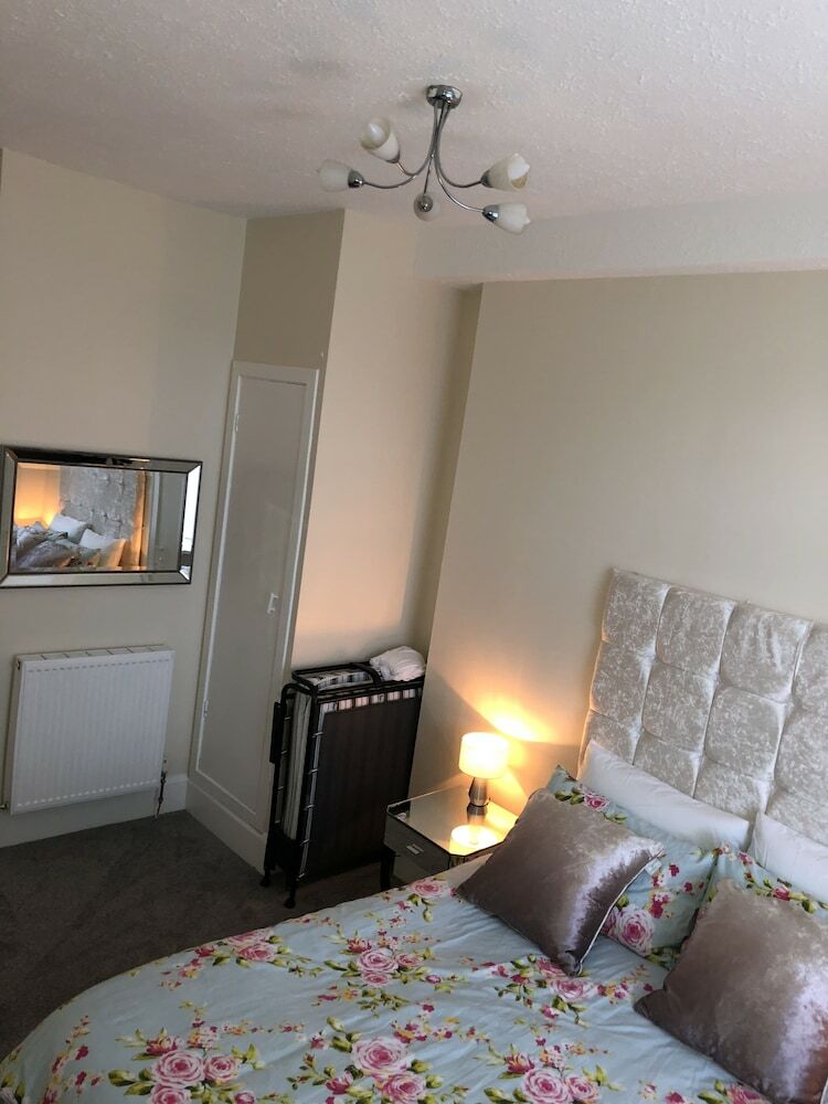 Ground Floor Apartment Near Gla Airport