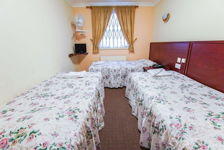 Mandalay Picton House Hotel
