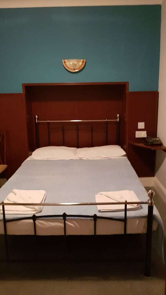 Mandalay Picton House Hotel