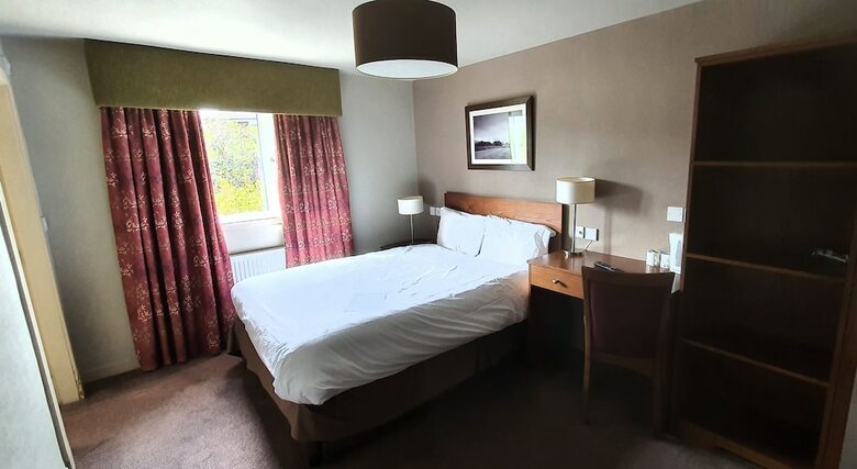 The Wellington Hotel By Greene King Inns