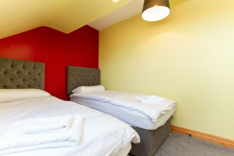 Granada Apartments
