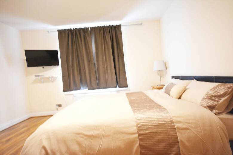 London Luxury 7 Bedroom Holiday Let