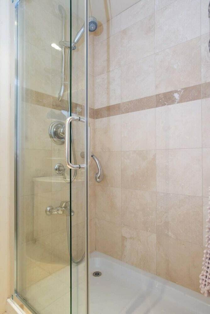 Veeve - Wonford Close