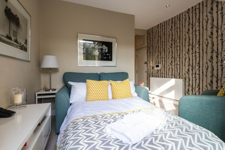 Stylish Fulham Home Close To The River Thames
