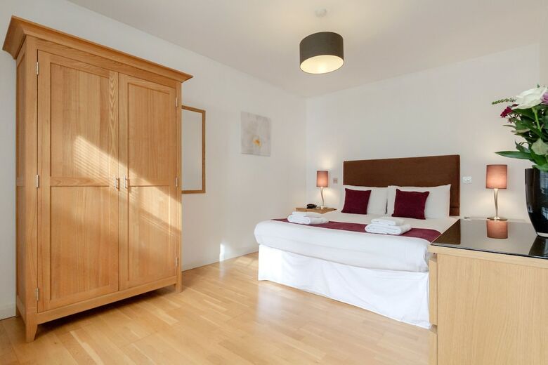 Roomspace Apartments -groveland Court