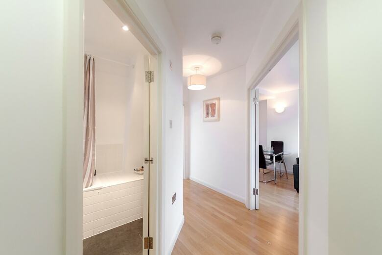 Roomspace Apartments -groveland Court