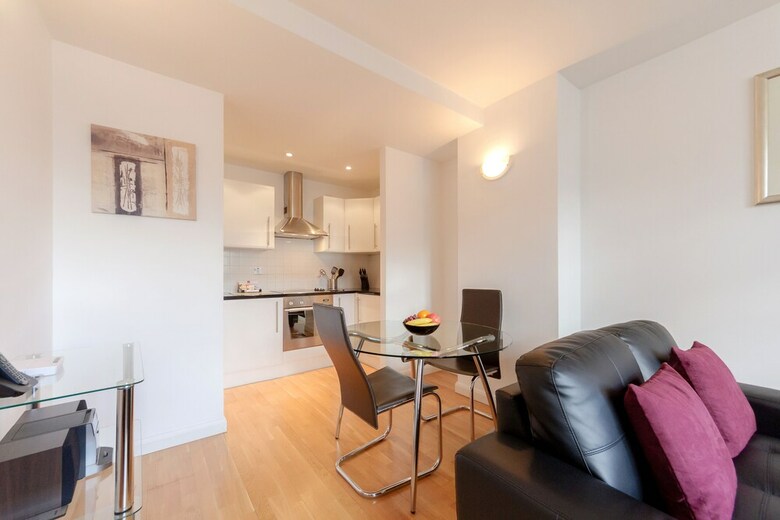Roomspace Apartments -groveland Court