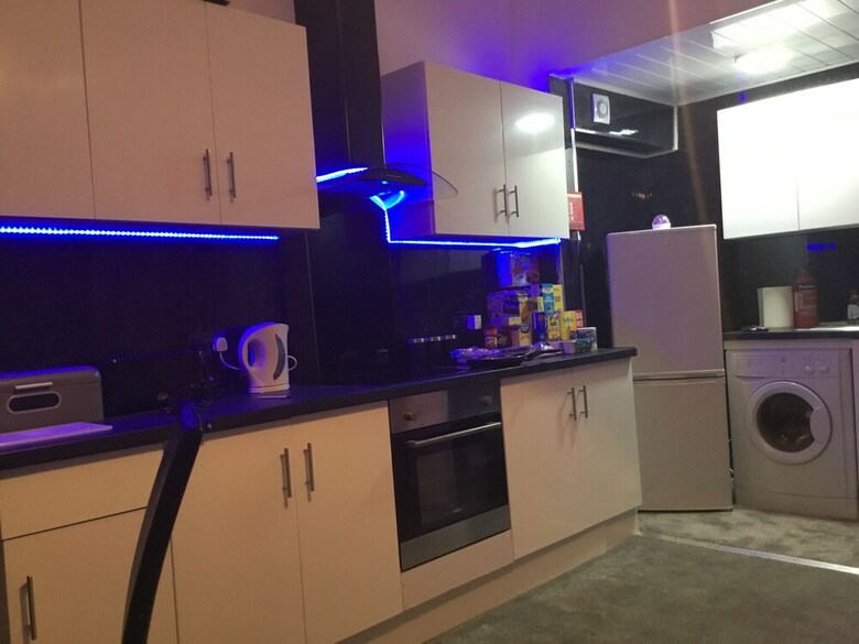 Paisley Central Luxury Rooms & Apartment