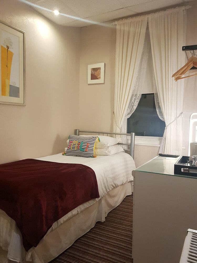 Rock Dene Hotel