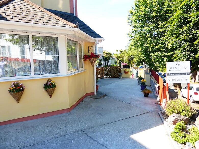 Bed & Breakfast Blenheim House
