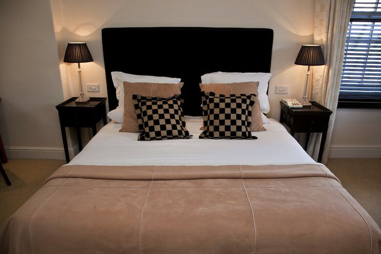 Rowton Hall Hotel And Spa