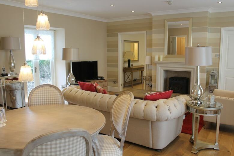 Rowton Hall Hotel And Spa