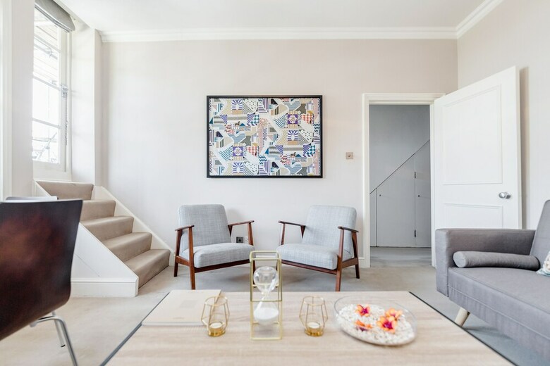Kensington Apartment With Terrace