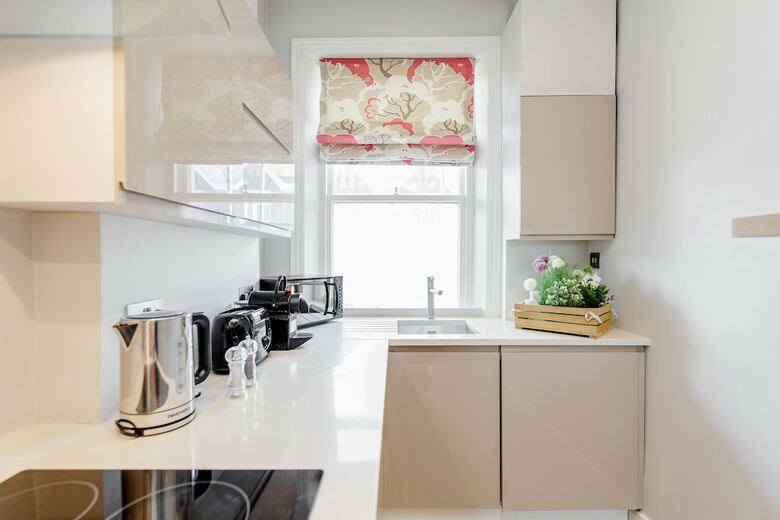 Kensington Apartment With Terrace