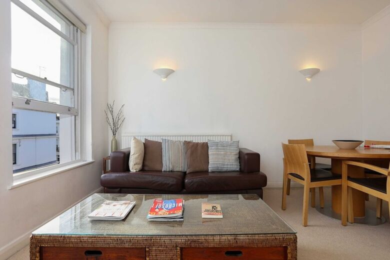 1 Bedroom Apartment In Notting Hill Accommodates 2