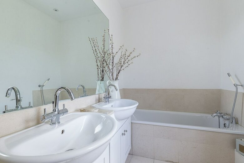 Ravenscourt Park Retreat