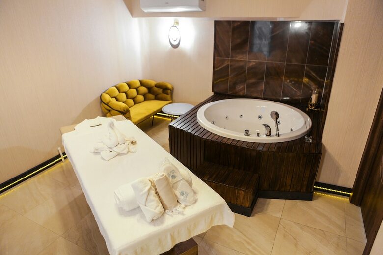 The Life Hotel & Spa