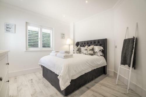 Ryecroft - 6 Bedroom Holiday Home - Tenby