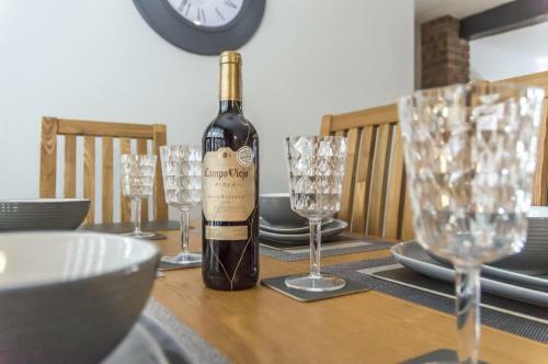 Mayfield House - 4 Bedroom House - Tenby