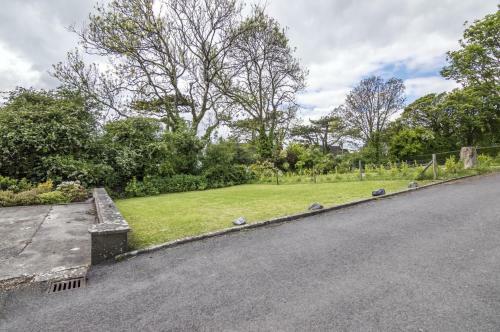 Mayfield House - 4 Bedroom House - Tenby