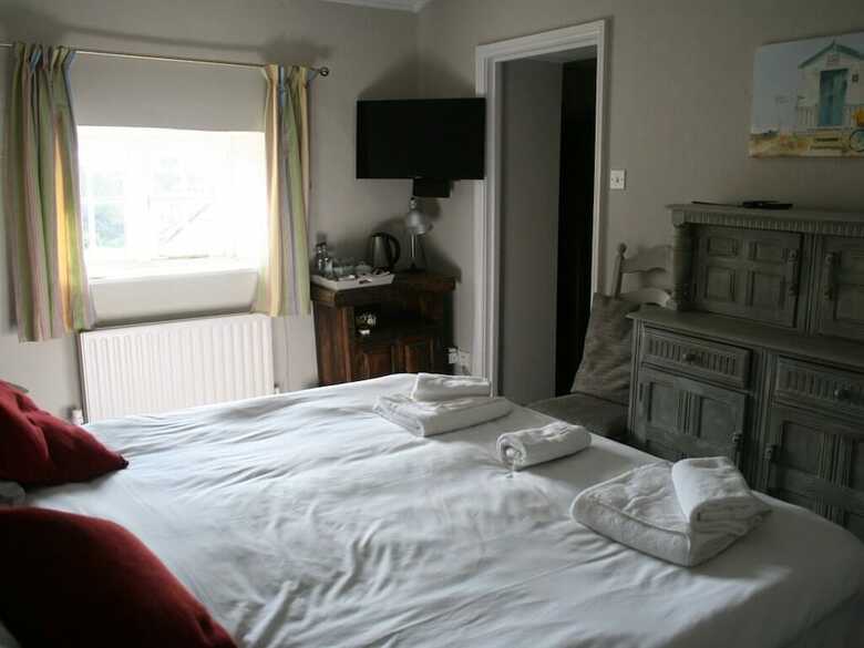 The Ilchester Arms Hotel