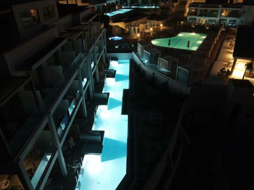 Hotel Harmony Crest Resort