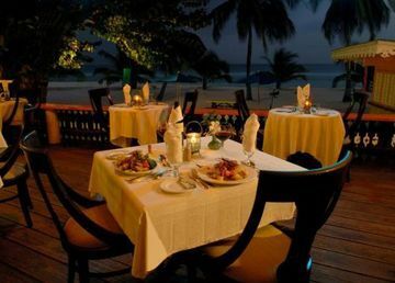 Coconut Court Beach Hotel