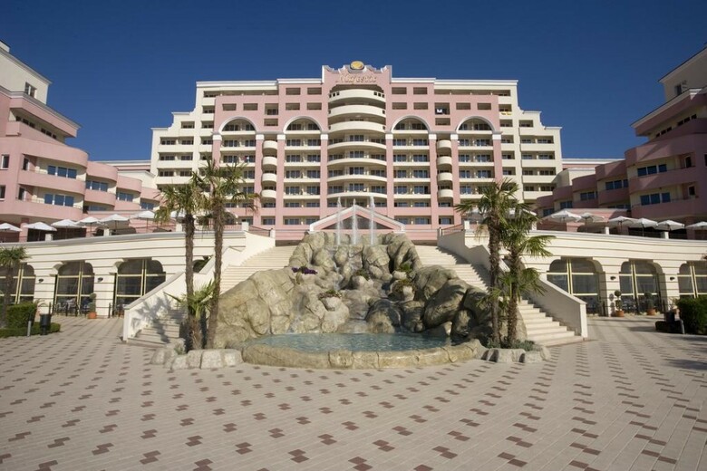 Hotel Dit Majestic Beach Resort