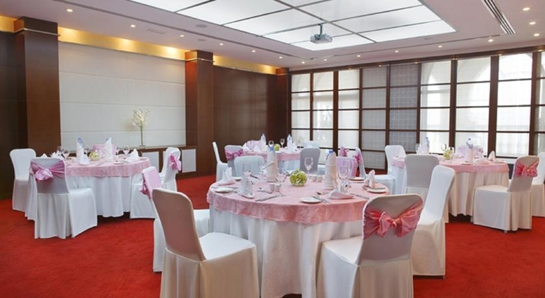 Hotel Villa Rotana Suites