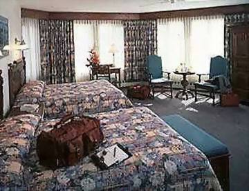 Hotel Banff International