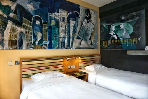 Hostal Y-loft