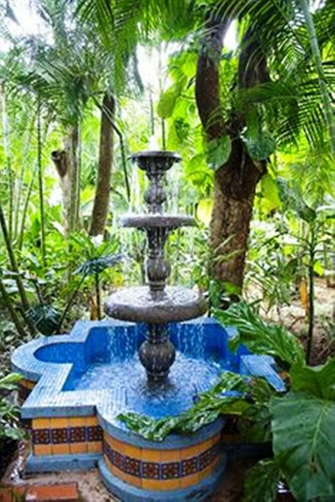 Hotel Villas Lirio