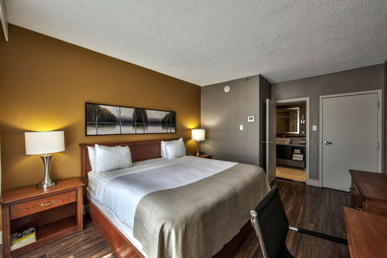 Hotel Holiday Inn Montreal Airport