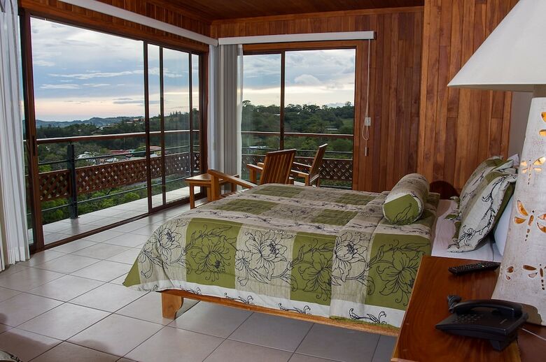 Hotel Ficus Sunset Suites