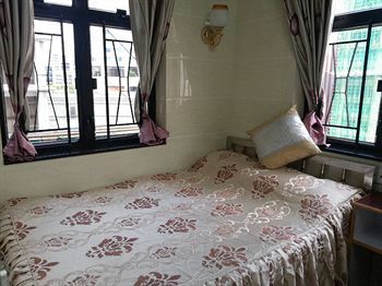Hostal Garden Guest House