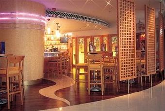 Hotel Harbour Plaza Resort City