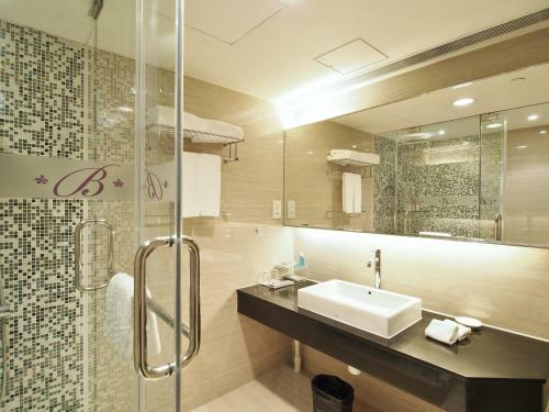 The Bauhinia Hotel - Central