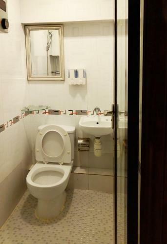Hostal Day And Night Hotel
